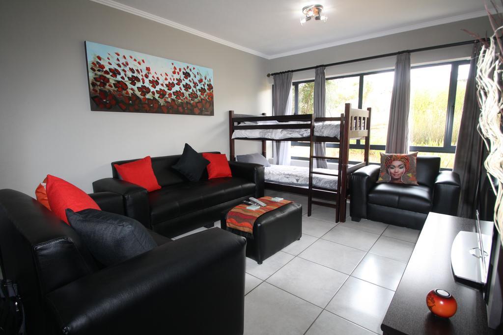 Jozistay @ Jackal Creek Apartments Roodepoort Bagian luar foto