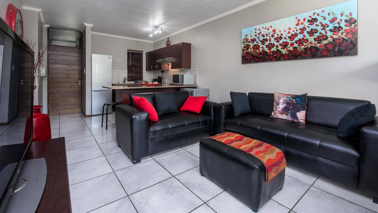 Jozistay @ Jackal Creek Apartments Roodepoort Bagian luar foto