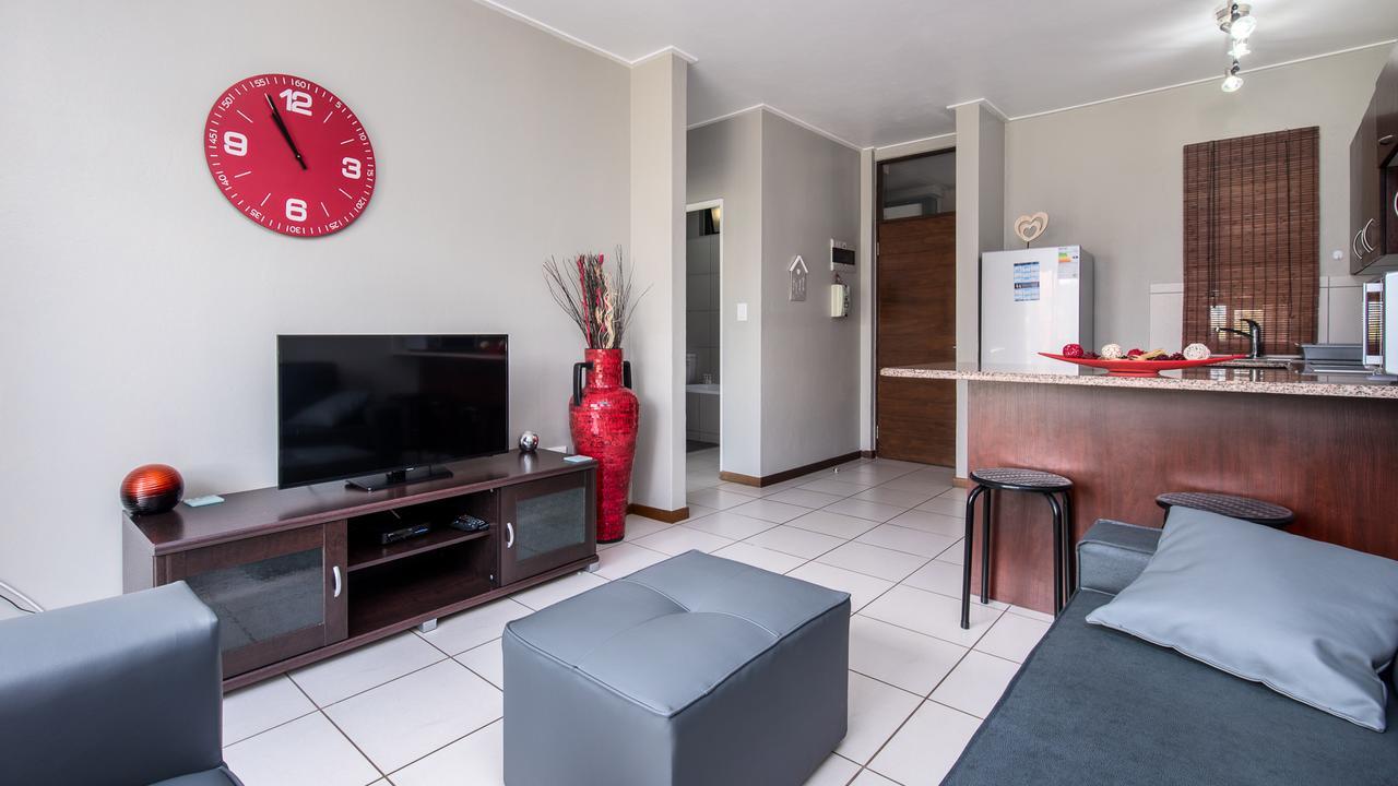 Jozistay @ Jackal Creek Apartments Roodepoort Bagian luar foto